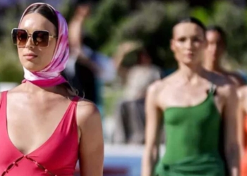 Pertama Kali, Arab Saudi Gelar Fashion Show Gunakan Pakaian Renang, Dunia Terkejut