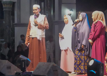 Ribuan Warga Cirebon Teriaki Kang Dedi Mulyadi Gubernur Jawa Barat