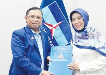 Demokrat Gercep Gandeng Ayu, Berikan Surat Tugas sebagai Calon Bupati Cirebon 2024