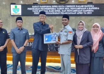 Gelar Paripurna, DPRD Kota Cirebon Terima Raperda