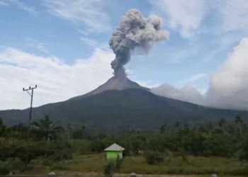 Gunung Lewotobi Laki-laki Sehari Lima Kali Erupsi
