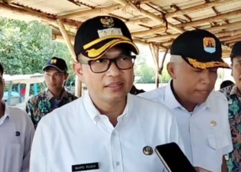 Pj Bupati Cirebon Wahyu Mijaya Tegaskan Pendangkalan Sungai Penyebab Banjir Rob di Ambulu