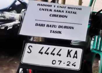 Bukan Hanya Pegi Setiawan, Ratu Durian Tasikmalaya juga Hadiahi Saka Tatal Sepeda Motor