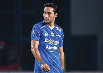 Ezra Walian Angkat Kaki dari Persib