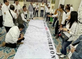 Operasi Senyap Petugas Pemungut PBB Datangi Tiap Warga, Warga Kota Cirebon Cueki Diskon Pembayaran PBB