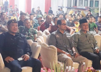 Pemkab Cirebon Gempur Rokok Ilegal Lewat Wayang Kulit