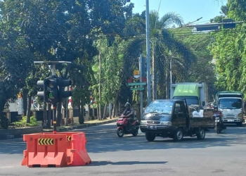 Sebulan Mati, Lampu Merah di Komplek Pemkab Cirebon Masih Diperbaiki