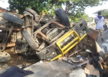 Dua Truk Grup Sandiwara Kecelakaan di Losarang Indramayu, 1 Tewas 5 Luka Parah