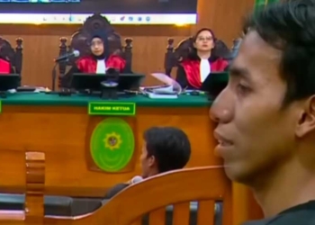 Air Mata Tertumpah Begitu Reynaldi Beberkan Soal Penyiksaan di Sidang PK Saka Tatal