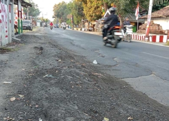 Dua Bulan Diperbaiki, Jalan Kenanga-Plumbon Cirebon Rusak Lagi