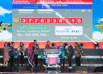 Nasabah Bank bjb Menang Hadiah Ratusan Juta Undian Simpeda di Kota Pontianak