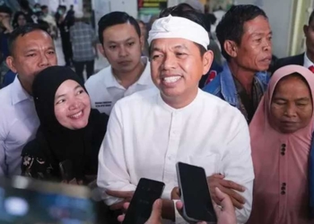 9 Jam Jalani Tes Kesehatan, Dedi Mulyadi Bantu Bocah Alami Penyempitan Usus di RSHS Bandung