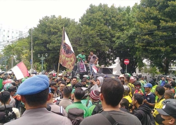 Tuntut Kejelasan Status, Ojol Cirebon Gelar Unjuk Rasa