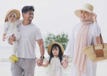 Fitri Tropica Gelar Ulang Resepsi Pernikahan