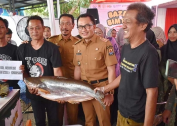 Cegah Stunting, Pj Bupati Cirebon Wahyu Mijaya Ajak Masyarakat Gemar Makan Ikan