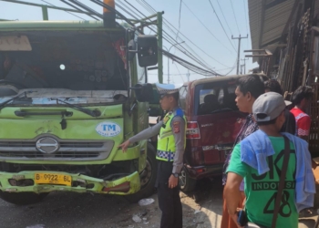 7 Kendaraan Kecelakaan Beruntun di Depan Pasar Sandang Tegalgubug Cirebon