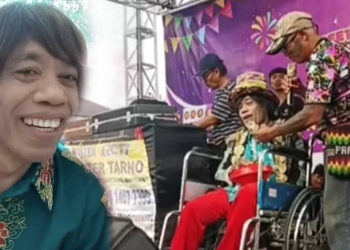 Pesulap Pak Tarno Jualan Mainan di Depan SD Meski Dalam Kondisi Sakit