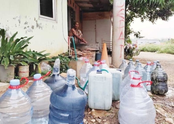 Warga Kampung Wanacala Kota Cirebon Krisis Air Bersih