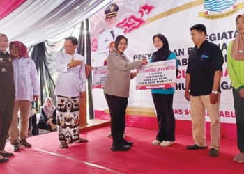 Buruh Rokok di Kabupaten Cirebon Terima BLT