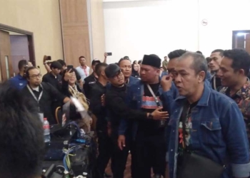 Debat Pilwakot Cirebon Kembali Ricuh, Protes Mikrofon