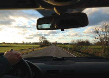 7 Tips Kemudikan Mobil di Jalan Menurun, Kesalahan Fatal Bisa Berbahaya