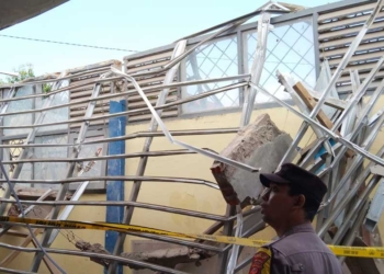Terdengar Suara Gemuruh, Atap SMPN 1 Talun Cirebon Ambruk Timpa Siswa Remedial, 2 Luka Parah