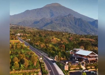 7 Tempat Makan di Kuningan dengan Pemandangan Alam Gunung Ciremai yang Memikat