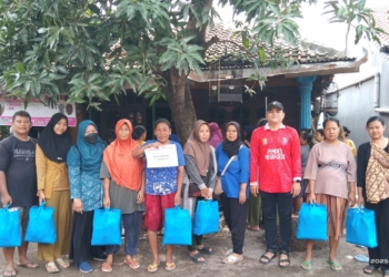 Pemerintah Desa Megu Gede Cirebon Bagikan 300 Paket Sembako untuk Korban Banjir