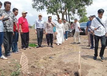 Pj Bupati Instruksikan Jalan Rusak di Kabupaten Cirebon Segera Diperbaiki, Berharap Masyarakat Sabar dan Jaga Kondusifitas