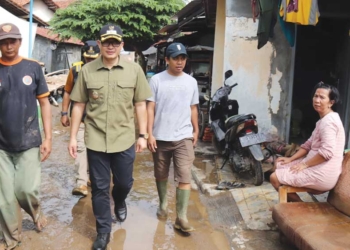 Pj Bupati Cirebon Pastikan Warga Terdampak Banjir Tertangani