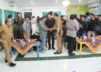 Bahas Solusi, Pj Bupati Cirebon Ajak Dialog Warga Kubangdeleg Soal Pengelolaan Sampah