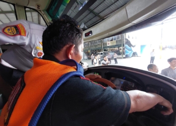 Langgar Aturan, Petugas Copot Klakson Telolet Bus