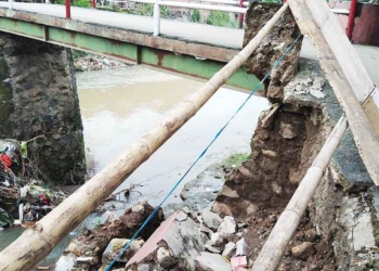 TPT Jembatan Gondang Batembat Cirebon Ambrol