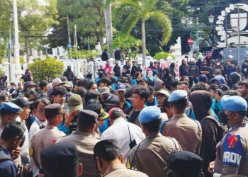 Tuntut Pembatalan UU TNI, Mahasiswa Desak Presiden Prabowo Keluarkan Perpu