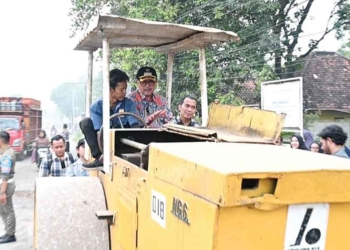 Bupati Cirebon Imron Respons Cepat Keluhan Masyarakat, Ruas Jalan Sindanglaut-Pabuaran Diperbaiki