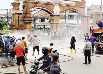 Mobil Terbakar di Lampu Merah Plered Cirebon, Penyebab Belum Diketahui