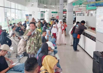 Ada Penghapusan PKB, Samsat Sumber Cirebon Dipadati Masyarakat