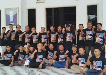 Tuntut Perbaikan Jalan Rusak di Cirebon Timur, Aksi Demo Jilid II Digelar 8 Mei 2025