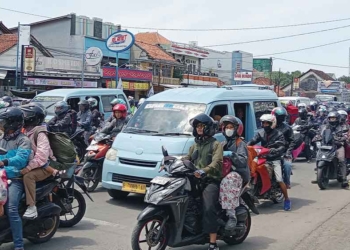 Roda Dua Padati Jalur Arteri Pantura