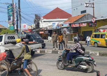 Satpol PP, Dinsos dan DPPKBP3A Kabupaten Cirebon Razia PGOT