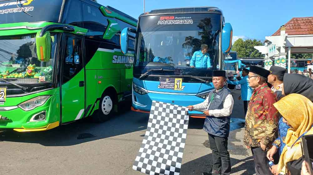 Bupati Cirebon Imron Doakan Calhaj Jadi Haji Mabrur