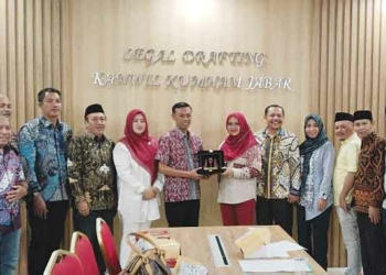 Selaraskan Naskah Akademik Raperda, DPRD Kabupaten Cirebon Sambangi Kanwil Kemenkum Jabar
