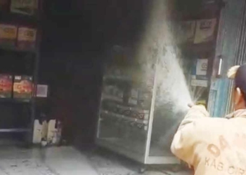 14 Menit, Kebakaran Toko Aki di Cirebon Dipadamkan Tim Damkar