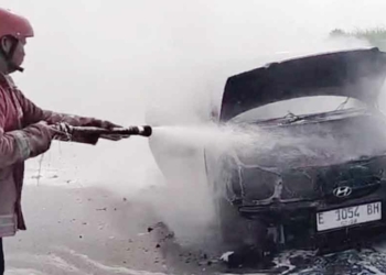 Mobil Hyundai Atoz Terbakar di Cirebon, Lima Penumpang Panik Berhamburan Keluar