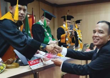 Paris Manalu, Mahasiswa Non-Muslim Pertama Raih Gelar Doktor di Prodi Hukum Keluarga Islam UIN Siber Cirebon