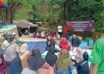 Ketua DPRD Kabupaten Cirebon Sophi Zulfia Dengar Suara Petani di Kaki Sindang Pancuran, Buka Pintu Aspirasi dari Ladang
