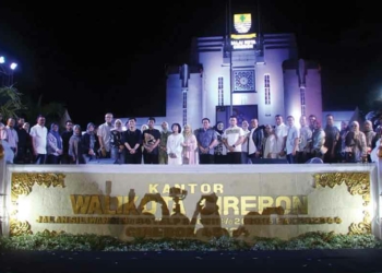 Malam Puncak Hari Jadi ke-598 Cirebon, Cakra Khan Goyang Panggung Balai Kota