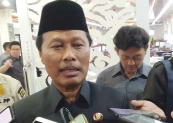 Wali Kota Cirebon Minta Sekolah Tak Paksa Orang Tua Siswa Beli Seragam di Koperasi