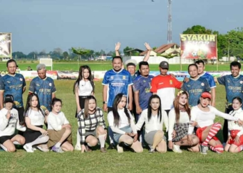 Sepakbola Waria Sedot Animo Penonton