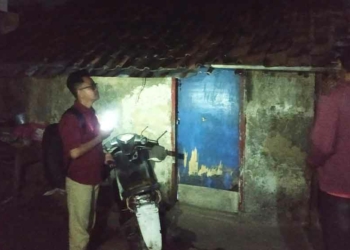 Rumah Petugas Pengangkut Sampah Desa Tuk Cirebon tanpa Listrik dan MCK